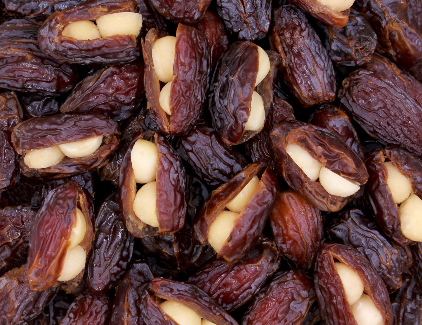 Macadamia stuffed Majdool