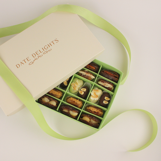 Assorted Stuffed Dates (30 pieces)